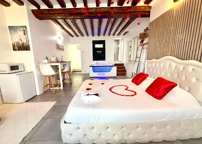 Logement Moderne Avec Jacuzzi