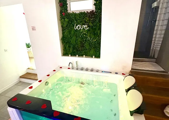 Logement Moderne Avec Jacuzzi